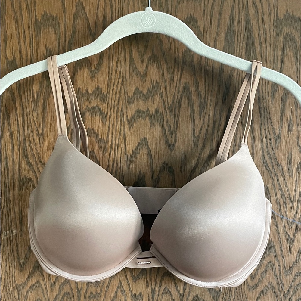 Victoria’s‎ Secret beige, very sexy, push-up Bra